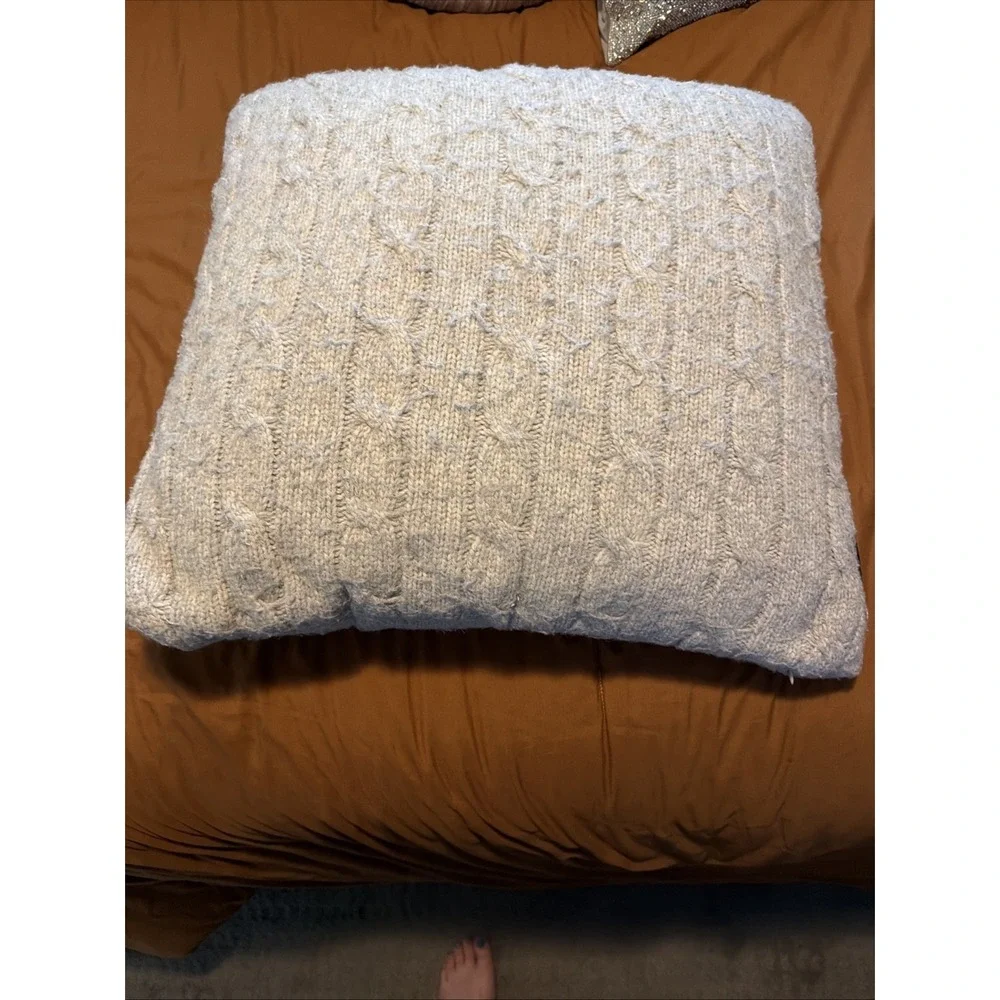 Brooks Brothers Decorative Knit Pillow Gray!